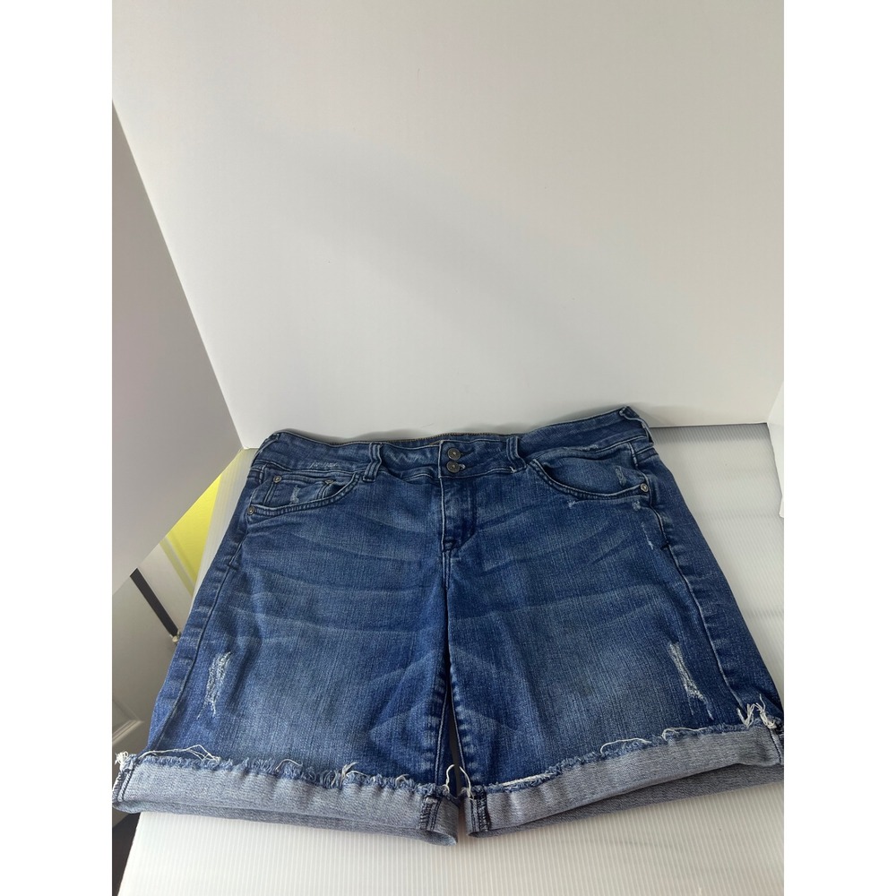 dELiA*s Reese Medium Wash Distressed Denim Cut Off Shorts Women Size 13/14